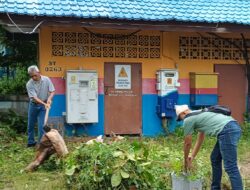 Kerahkan Puluhan Staf, Kominfo Sintang Dukung Aksi Nyata Bersihkan Sampah Plastik