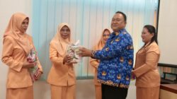 Kominfo Sintang Ajak Anggota DWP Kabupaten Sintang Hati-Hati dan Bijak Gunakan Media Sosial