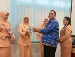 Kominfo Sintang Ajak Anggota DWP Kabupaten Sintang Hati-Hati dan Bijak Gunakan Media Sosial